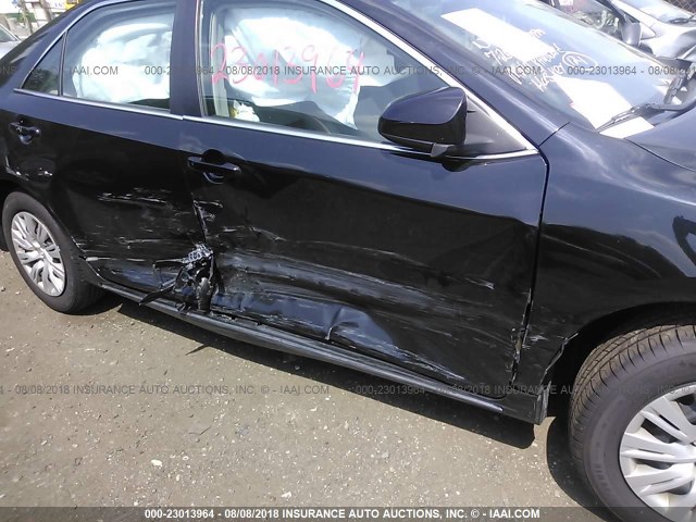 4T1BF1FK0DU695614 - 2013 TOYOTA CAMRY L/SE/LE/XLE 黑色 照片 6