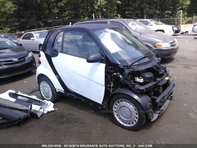 WMEEJ3BA7BK477852 - 2011 SMART FORTWO PURE/PASSION WHITE photo 1