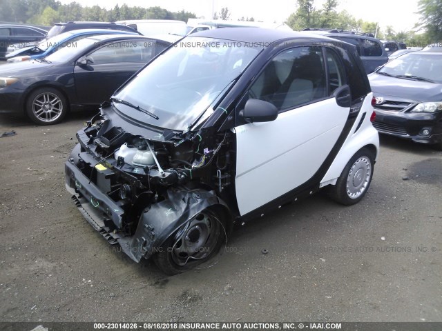 WMEEJ3BA7BK477852 - 2011 SMART FORTWO PURE/PASSION WHITE photo 2