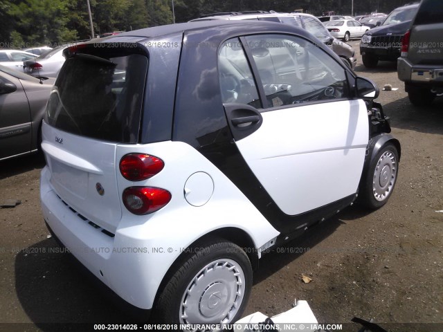 WMEEJ3BA7BK477852 - 2011 SMART FORTWO PURE/PASSION WHITE photo 4
