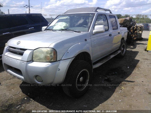 1N6ED27T71C395703 - 2001 NISSAN FRONTIER CREW CAB XE/CREW CAB SE SILVER photo 2