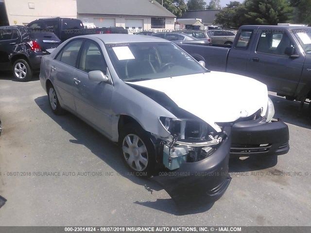 4T1BE32K33U680284 - 2003 TOYOTA CAMRY LE/XLE/SE 银色 照片 1
