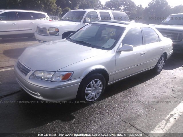 4T1BF28K4YU095395 - 2000 TOYOTA CAMRY LE/XLE 银色 照片 2