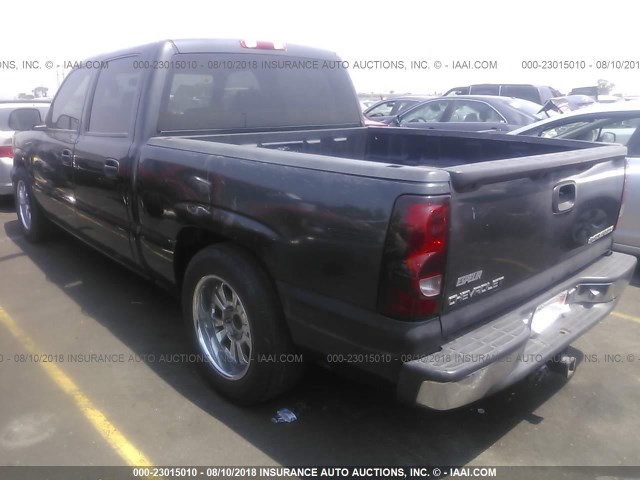 2GCEC13T251180523 - 2005 CHEVROLET SILVERADO C1500 GRAY photo 3