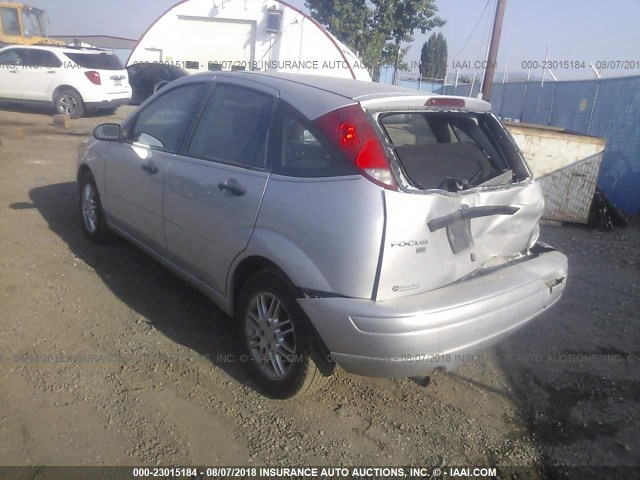 1FAFP37N17W217577 - 2007 FORD FOCUS ZX5/S/SE/SES SILVER photo 3