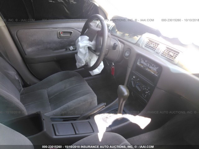 JT2BG22K7W0149604 - 1998 TOYOTA CAMRY CE/LE/XLE 棕色 照片 5
