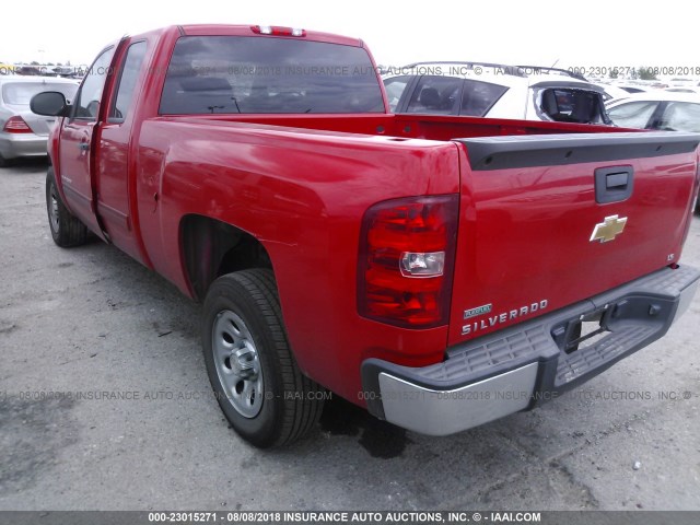 1GCRCREA3BZ375853 - 2011 CHEVROLET SILVERADO C1500  LS RED photo 3