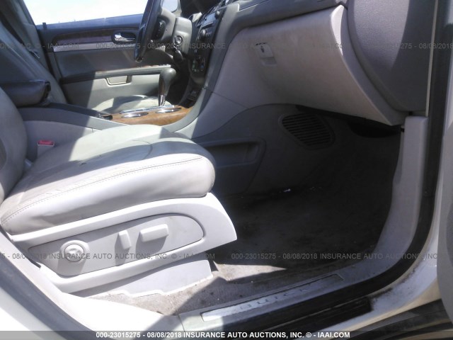 5GAER23758J128337 - 2008 BUICK ENCLAVE CXL Crème photo 5