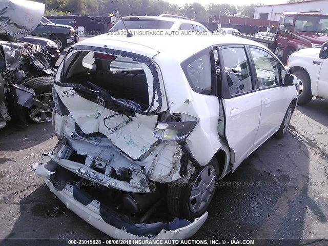 JHMGE8H38DC070653 - 2013 HONDA FIT WHITE photo 4