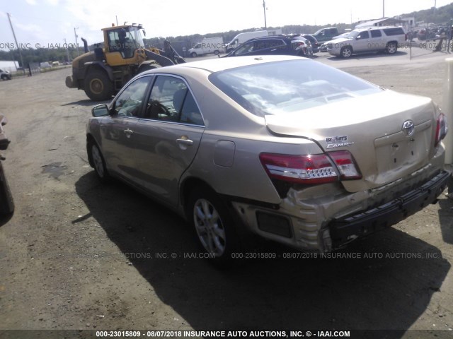 4T1BF3EK0BU217543 - 2011 TOYOTA CAMRY SE/LE/XLE GOLD photo 3