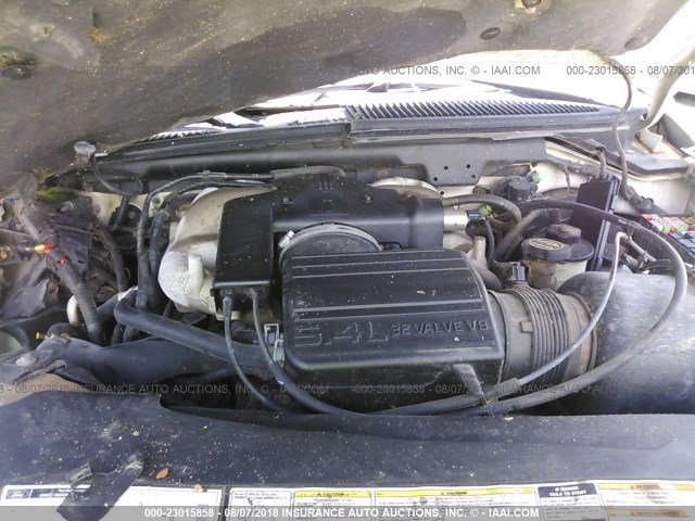 5LMEU27R11LJ24717 - 2001 LINCOLN NAVIGATOR Beyaz fotoğraf 10