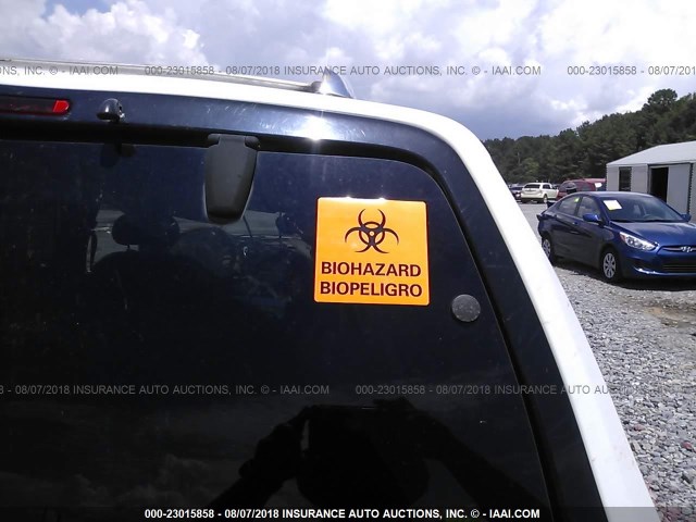 5LMEU27R11LJ24717 - 2001 LINCOLN NAVIGATOR Beyaz fotoğraf 5