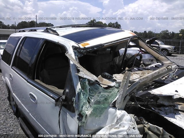 5LMEU27R11LJ24717 - 2001 LINCOLN NAVIGATOR Beyaz fotoğraf 6