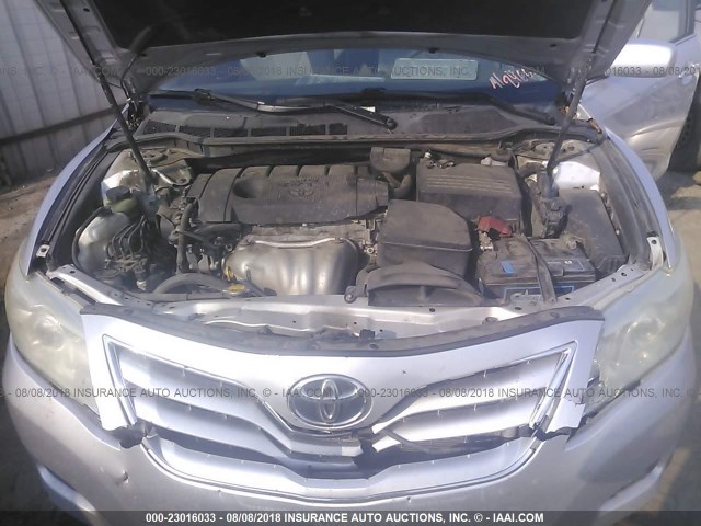 4T4BF3EK5BR157586 - 2011 TOYOTA CAMRY SE/LE/XLE ვერცხლისფერი ფოტო 10