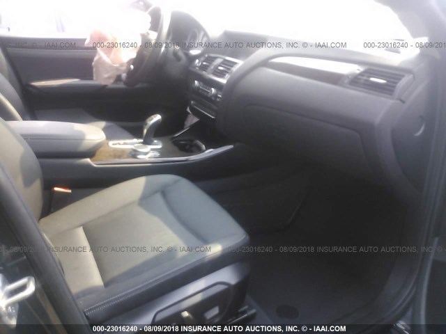 5UXXW3C52H0T78823 - 2017 BMW X4 XDRIVE28I رمادي صورة 5