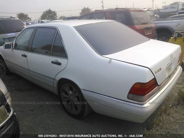 WDBGA33E8TA309085 - 1996 MERCEDES-BENZ S 320 WHITE photo 3