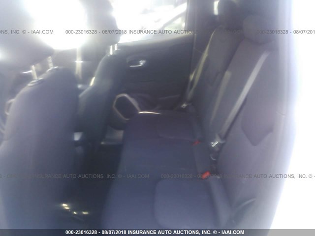 ZACCJAAB7HPF30603 - 2017 JEEP RENEGADE SPORT Արծաթագույն լուսանկար 8