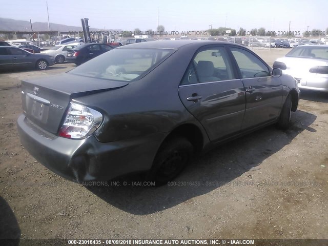 4T1BE32K43U748706 - 2003 TOYOTA CAMRY LE/XLE/SE ნაცრისფერი ფოტო 4