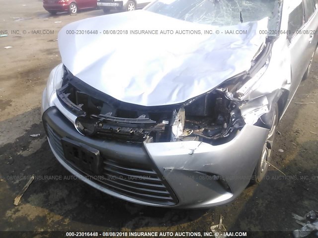 4T1BF1FK6HU625671 - 2017 TOYOTA CAMRY LE/XLE/SE/XSE 银色 照片 6
