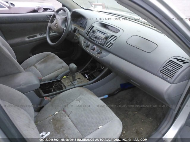 4T1BF32KX3U053837 - 2003 TOYOTA CAMRY LE/XLE/SE Gümüş foto 5