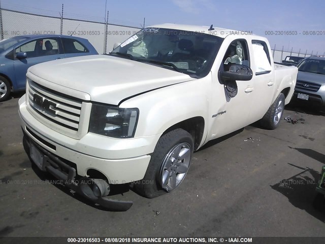 3GTP2VE72DG102011 - 2013 GMC SIERRA K1500 SLE WHITE photo 2