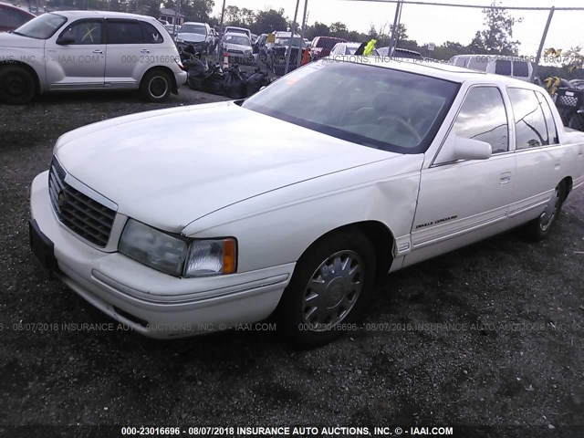 1G6KF549XWU711223 - 1998 CADILLAC DEVILLE CONCOURS WHITE photo 2