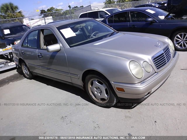 WDBJF72F5VA483207 - 1997 MERCEDES-BENZ E 420 GOLD photo 1