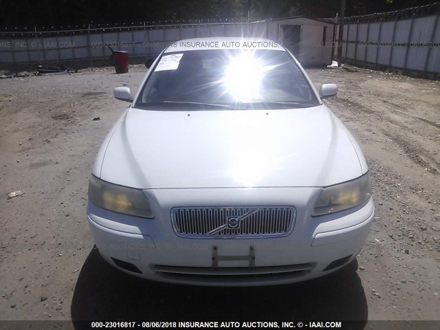 YV1SW612852462094 - 2005 VOLVO V70 WHITE photo 6