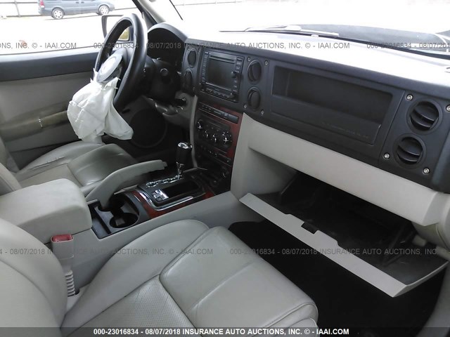 1J8HG58N76C204855 - 2006 JEEP COMMANDER LIMITED SILVER photo 5