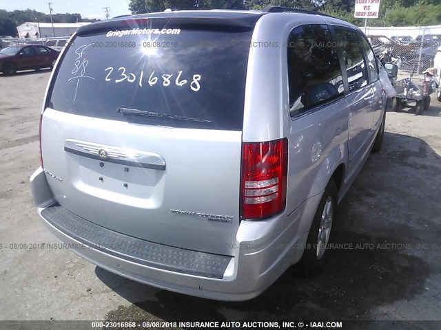 2A4RR5D10AR319297 - 2010 CHRYSLER TOWN & COUNTRY TOURING ვერცხლისფერი ფოტო 4