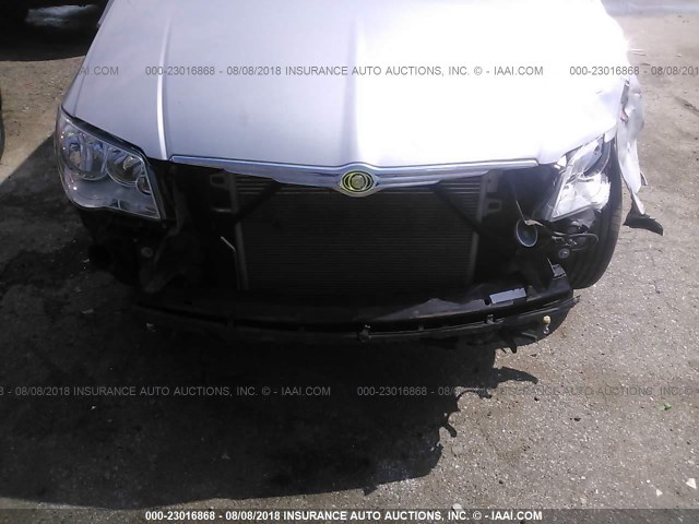 2A4RR5D10AR319297 - 2010 CHRYSLER TOWN & COUNTRY TOURING ვერცხლისფერი ფოტო 6