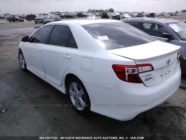4T1BF1FK1EU846400 - 2014 TOYOTA CAMRY L/SE/LE/XLE 白色 照片 3