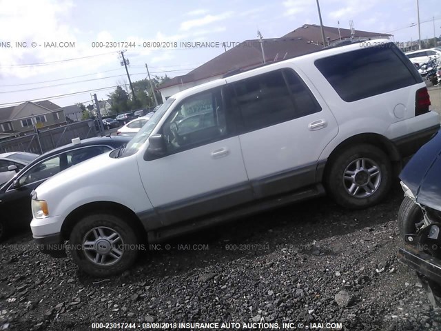 1FMPU16L14LB46126 - 2004 FORD EXPEDITION XLT WHITE photo 2