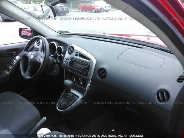 2T1KR32E85C397270 - 2005 TOYOTA COROLLA MATRIX XR RED photo 5