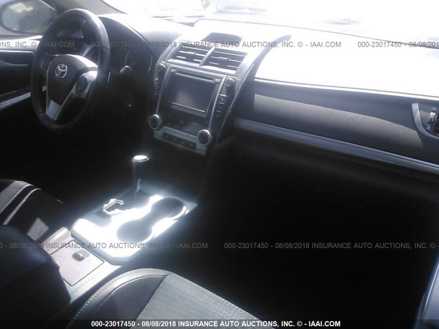 4T1BF1FK2CU573061 - 2012 TOYOTA CAMRY SE/LE/XLE RED photo 5