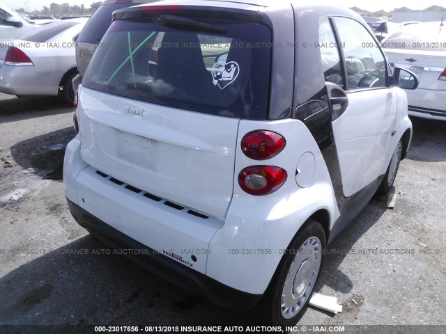 WMEEJ3BA2DK678383 - 2013 SMART FORTWO PURE/PASSION WHITE photo 4