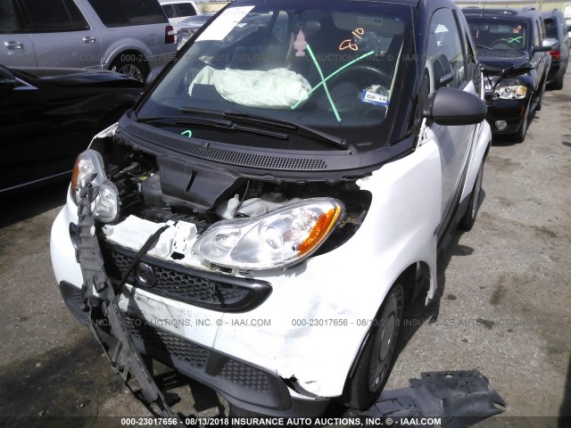 WMEEJ3BA2DK678383 - 2013 SMART FORTWO PURE/PASSION WHITE photo 6