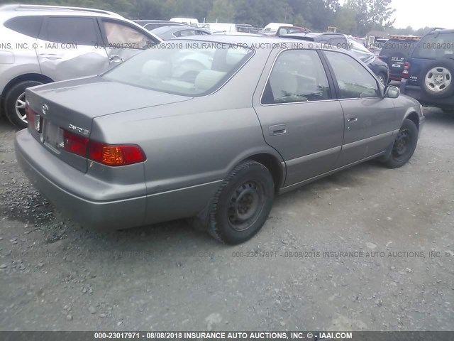 4T1BG22K6YU690402 - 2000 TOYOTA CAMRY CE/LE/XLE 灰色 照片 4