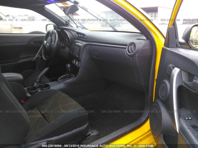 JTKJF5C74C3023575 - 2012 TOYOTA SCION TC 黄色 照片 5