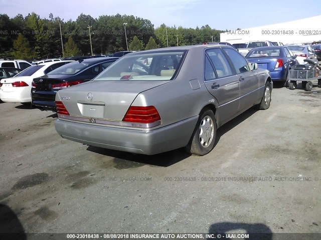 WDBGA32E5NA046459 - 1992 MERCEDES-BENZ 300 SE SILVER photo 4