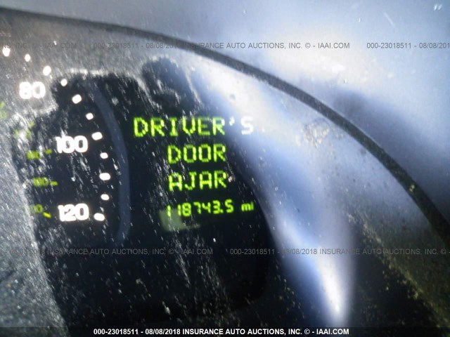 1LNHM97V0XY642853 - 1999 LINCOLN CONTINENTAL  Silber Foto 7