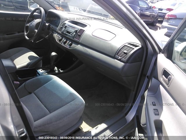 4T1BE32K83U650102 - 2003 TOYOTA CAMRY LE/XLE/SE Gümüş foto 5