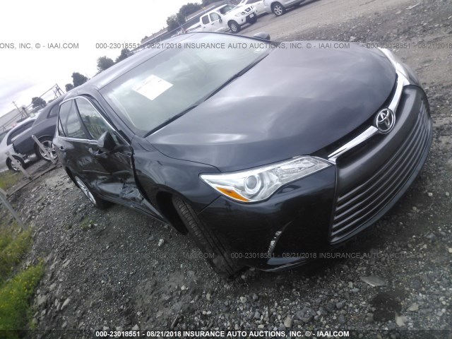 4T4BF1FK5FR498964 - 2015 TOYOTA CAMRY LE/XLE/SE/XSE BLUE photo 1