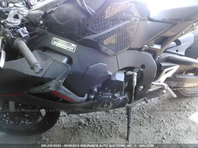 JH2SC7750HK000596 - 2017 HONDA CBR1000 RA BLACK photo 9