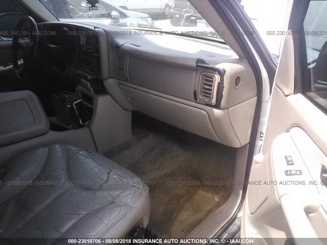 3GKEC16Z52G297780 - 2002 GMC YUKON XL C1500 WHITE photo 5