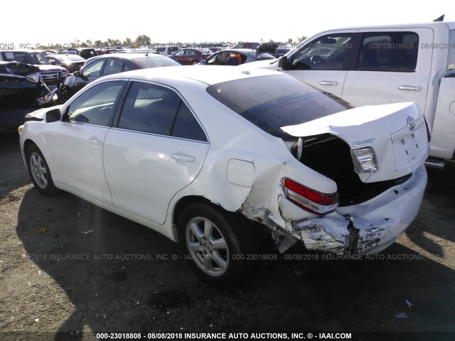 4T4BF3EK9AR001940 - 2010 TOYOTA CAMRY SE/LE/XLE თეთრი ფოტო 3