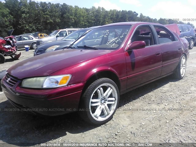 4T1BG22KXVU015888 - 1997 TOYOTA CAMRY CE/LE/XLE 勃艮第红 照片 2