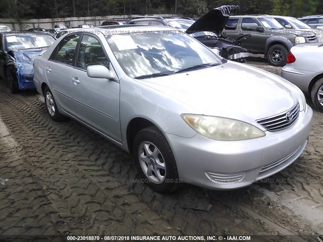 4T1BE32K25U986928 - 2005 TOYOTA CAMRY LE/XLE/SE Gümüş foto 1