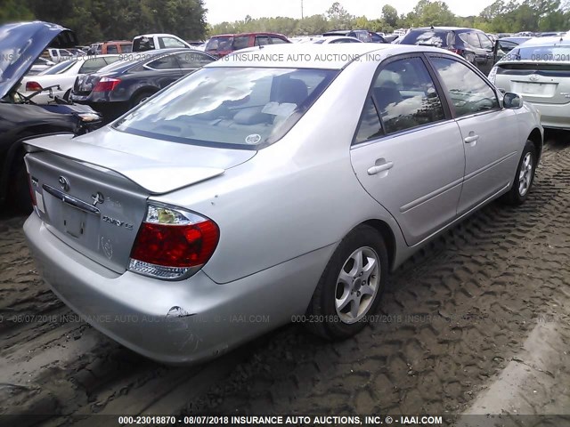 4T1BE32K25U986928 - 2005 TOYOTA CAMRY LE/XLE/SE Gümüş foto 4