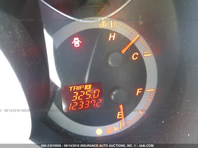 JM1BK143451328200 - 2005 MAZDA 3 HATCHBACK GRAY photo 7